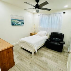 holly-homecare-services-5-private-room.jpeg