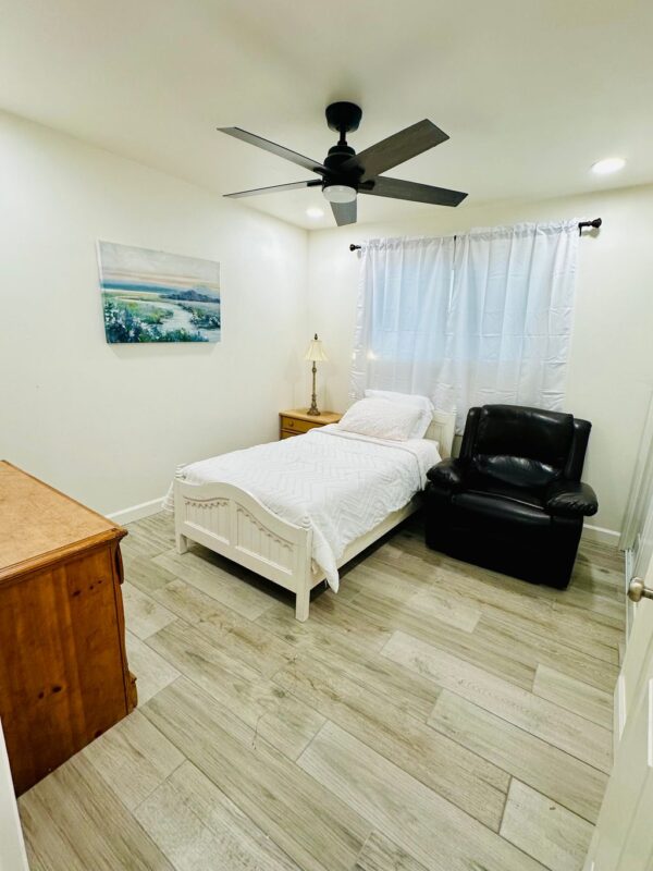 holly-homecare-services-5-private-room.jpeg