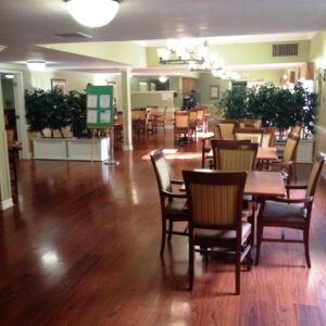 hollybrook-senior-living-4-dining-room.jpg