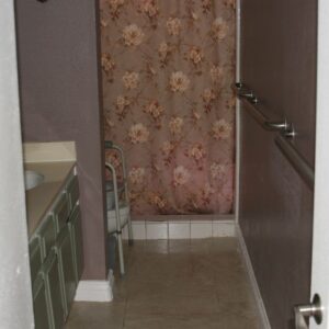 horizon-senior-living-restroom.jpg