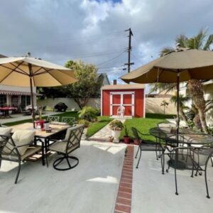 huntington-beach-guest-home-i-7-patio.jpg