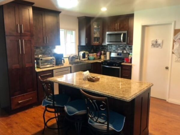 huntington-beach-guest-home-ii-4-kitchen.jpg