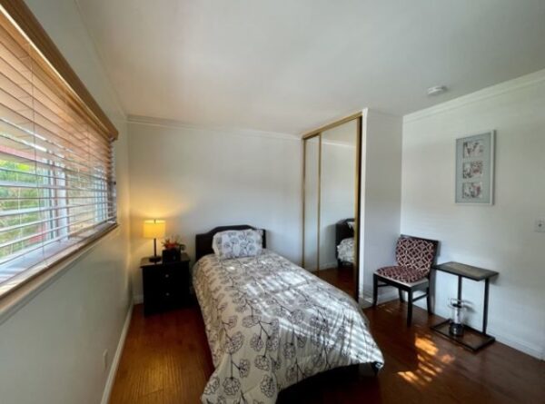 huntington-beach-guest-home-ii-5-private-room.jpg