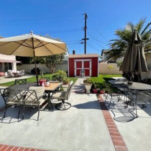 huntington-beach-guest-home-ii-6-backyard.jpg