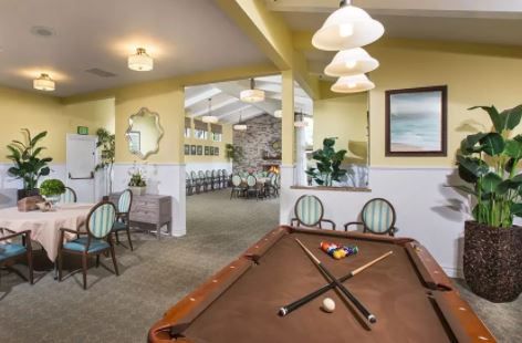 huntington-terrace-5-billiards.jpg
