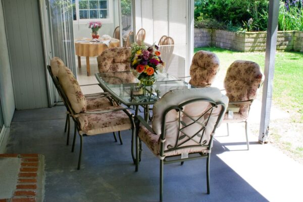 irvine-cottage-6-4-patio-2.jpg