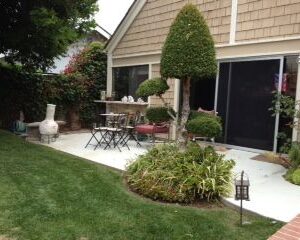 irvine-cottage-7-5-back-yard.jpg