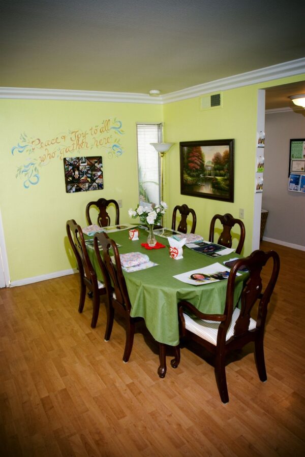 irvine-cottage-9-3-dining-room.jpg