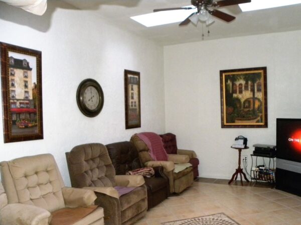 ivy-cottages-i-1-living-room.jpg