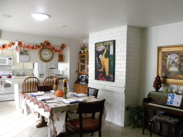 ivy-cottages-i-3-dining-room-2.jpg
