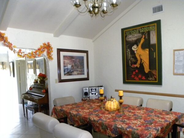 ivy-cottages-ii-4-dining-room.jpg