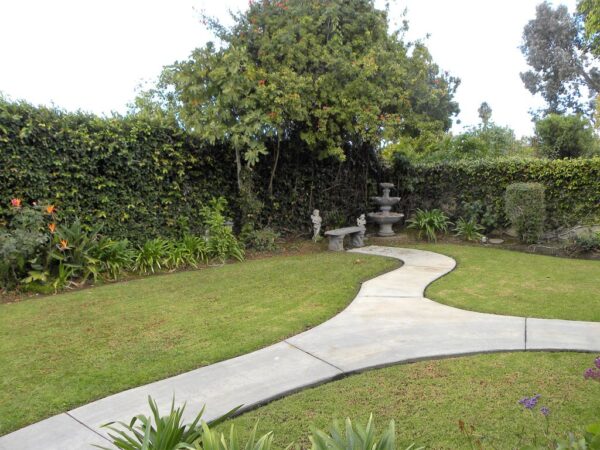 ivy-cottages-ii-backyard-3.jpg