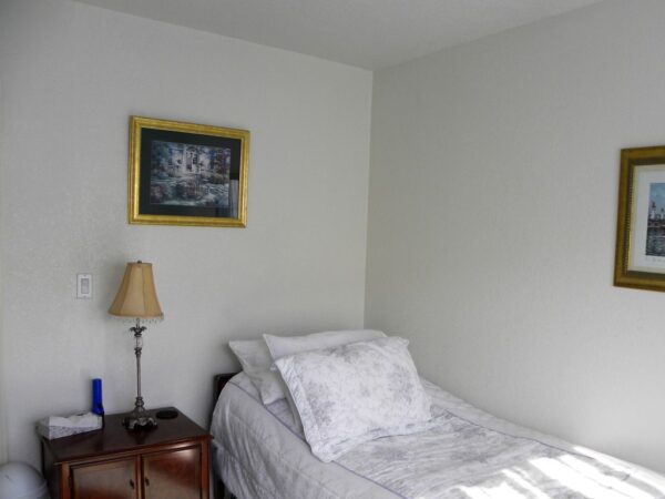 ivy-cottages-ii-private-room.jpg