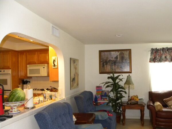 ivy-cottages-iii-living-room.jpg