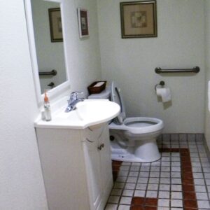 ivy-cottages-iii-restroom-3.jpg