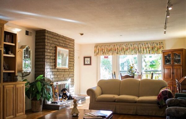 ivy-glenn-terrace-ii-3-living-room.jpg