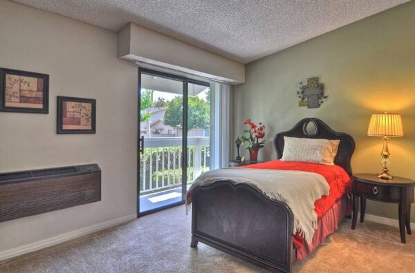 ivy-park-at-bradford-5-apartment-bedroom.jpg