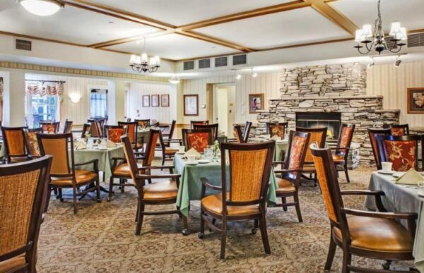 ivy-park-of-seal-beach-3-dining-hall.jpg