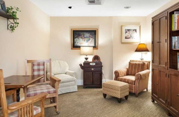 ivy-park-of-seal-beach-apartment-living-room-2.jpg