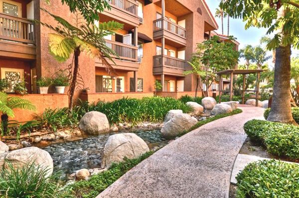 ivy-park-of-wellington-6-walkway.jpg