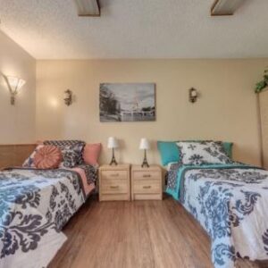 ivy-terrace-at-garden-grove-apartment-shared-room.jpg