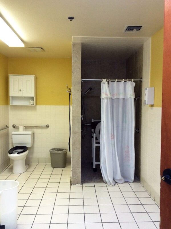 ivy-terrace-at-santa-ana-bathroom.jpg