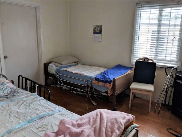 jade-residential-care-4-shared-room.jpg