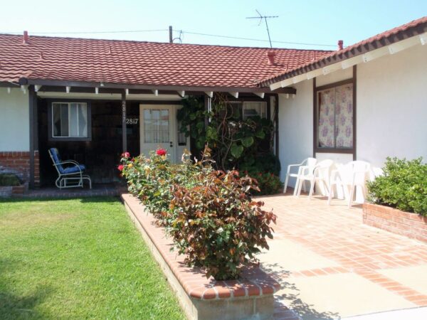 jasmins-care-home-1-front-view-2.jpg