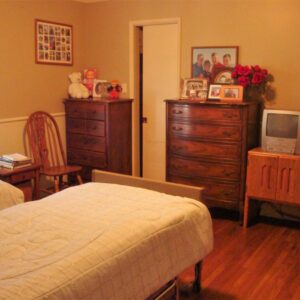 jc-cottages-hollydale-5-shared-room-2.jpg