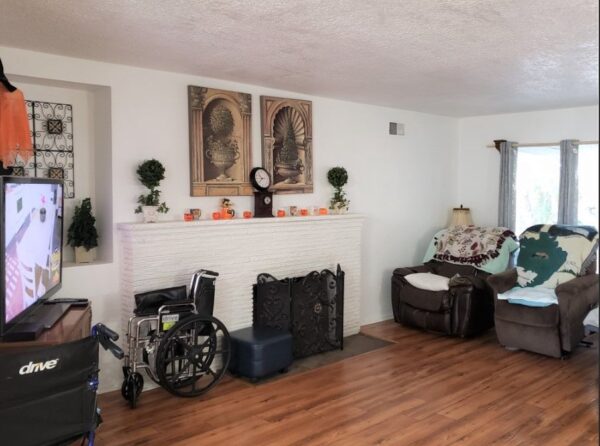jc-cottages-lincoln-3-living-room.jpg