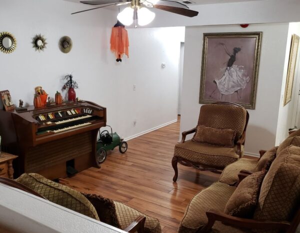 jc-cottages-lincoln-4-formal-living-room.jpg