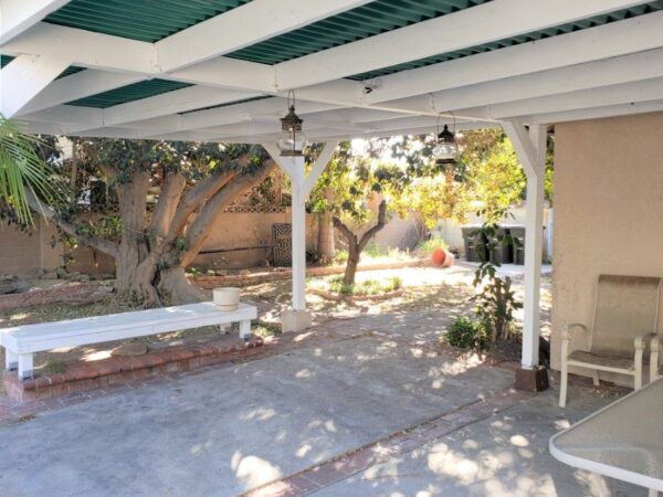 jc-cottages-lincoln-8-backyard.jpg