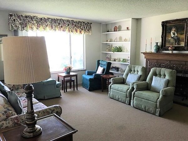 kaelas-home-for-elderly-2-3-living-room.jpg
