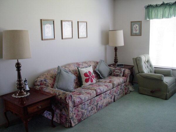kaelas-home-for-elderly-2-living-room-2.jpg
