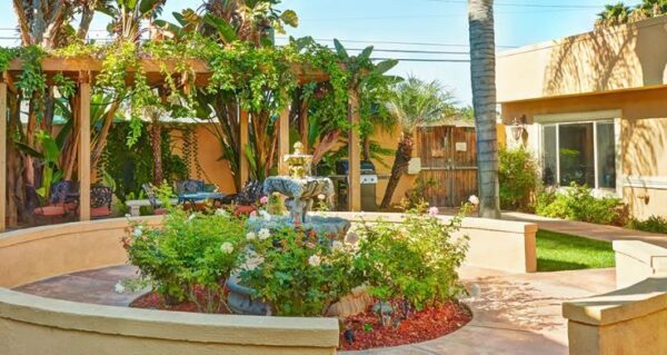 katella-senior-living-community-6-courtyard.jpg
