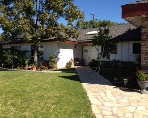kings-court-residential-community-1-front-view.jpg