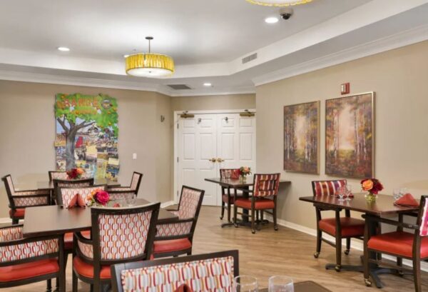 kirkwood-orange-6-dining-room.jpg