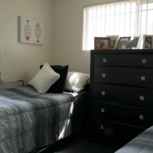 knotts-landing-luxury-care-shared-room.png
