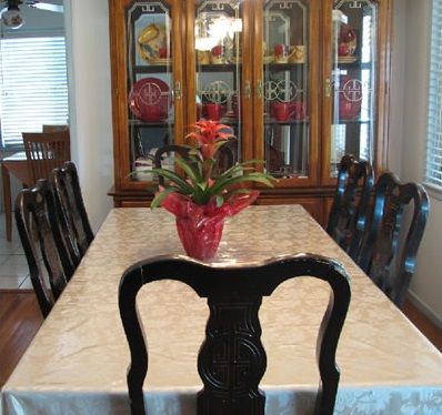 la-habra-plaza-4-dining-room.jpg