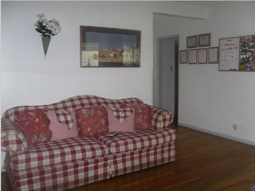 la-habra-plaza-seating-area.jpg
