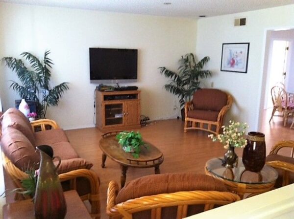 lady-marian-care-home-3-living-room.jpg