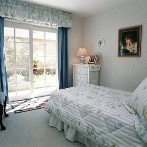 lake-forest-country-homes-ii-5-private-room-4.jpg
