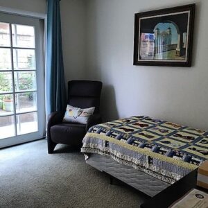 lake-forest-country-homes-ii-private-room-6.jpg