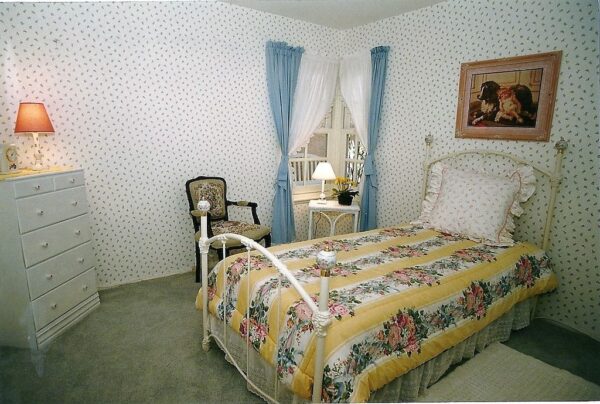 lake-forest-country-homes-ii-private-room.jpg