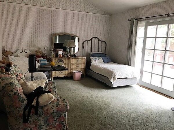 lake-forest-country-homes-ii-private-room-7.jpg