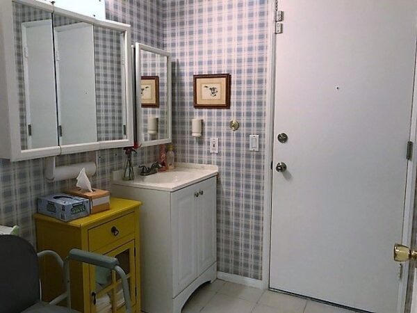 lake-forest-country-homes-ii-restroom.jpg