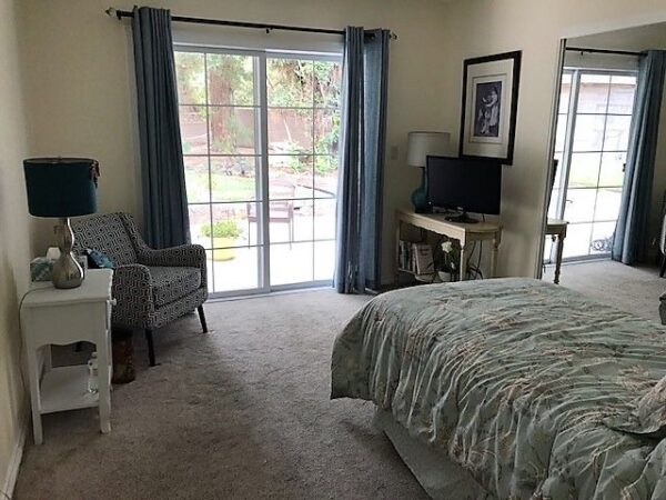 lake-forest-country-homes-iii-5-private-room-5.jpg
