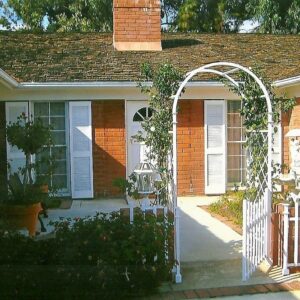 lake-forest-country-homes-iii-front-entryway.jpg