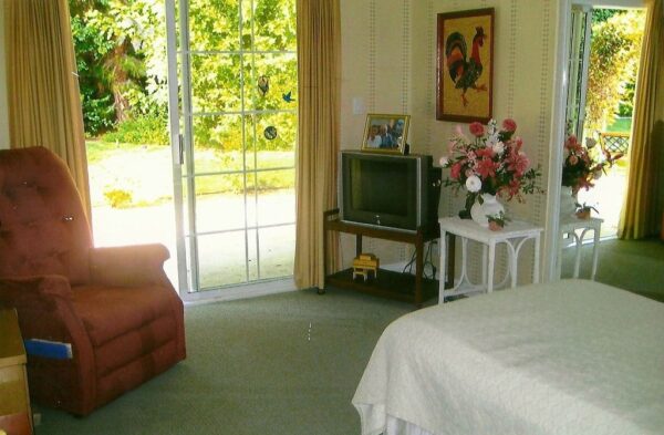 lake-forest-country-homes-iii-private-room-2.jpg