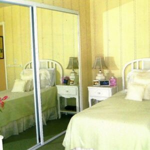 lake-forest-country-homes-iii-private-room-4.jpg